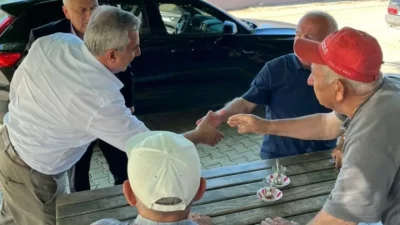 AK Parti Bandırma'nın bayram ziyaretleri! Göksel Karlahan ve yönetimi vatandaşlarla