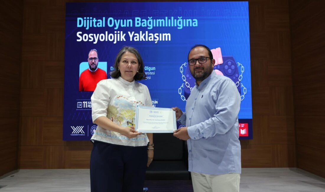Bandırma Onyedi Eylül Üniversitesi'nde düzenlenen konferansta dijital oyun bağımlılığı tartışıldı.