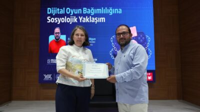 Bandırma Onyedi Eylül Üniversitesi'nde düzenlenen konferansta dijital oyun bağımlılığı tartışıldı.