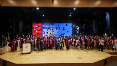 Bandırma Onyedi Eylül Üniversitesi Sağlık Hizmetleri Meslek Yüksekokulu mezuniyet töreninde