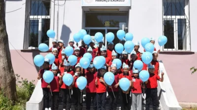 Dünya Çevre Günü'nde Altıeylül Pamukçu İlkokulu'nda düzenlenen etkinlikte su tasarrufu