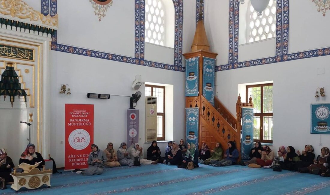 Bandırma'da "Dijital Dünyada Çocuk ve Aile" konulu programda Kur'an kurslarının
