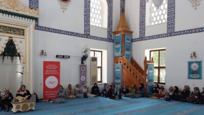Bandırma'da "Dijital Dünyada Çocuk ve Aile" konulu programda Kur'an kurslarının