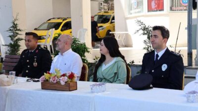 Marmara Adalar Kaymakamı ve Belediye Başkanı vatandaşlarla bayramlaştı. Bayram coşkusuna
