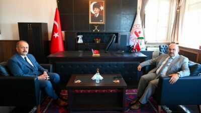 Erdek Kaymakamlığı, Balıkesir Valisi İsmail Ustaoğlu’nun Kaymakam Hasan Göç’e taziye