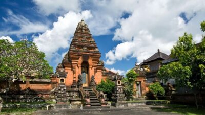 Bali turları, tropik plajları, Ubud çevresindeki pirinç teraslarını, tapınak rotalarını