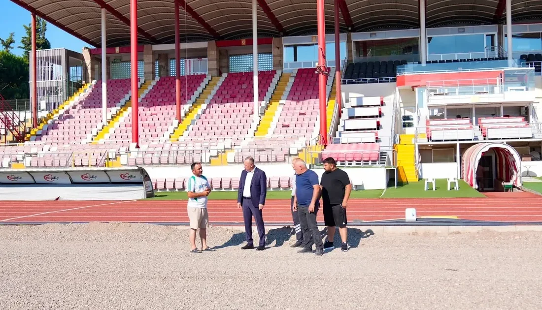 Balıkesir Gençlik ve Spor İl Müdürü Adem Özalp, Atatürk Stadyumu