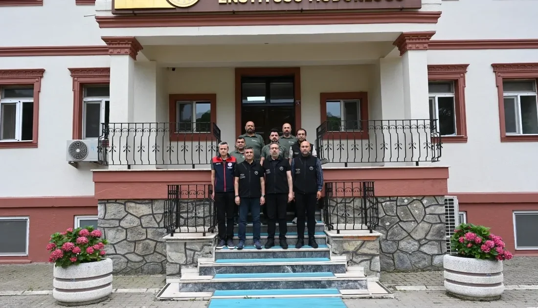 HAYGEM ve Tarım Bakanlığı yetkilileri, Bandırma Koyunculuk Araştırma Enstitüsü'nde incelemelerde