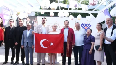Altıeylül Belediyesi'nin Sabri Uğur Parkı'ndaki Açık Hava Nikah Salonu hizmete