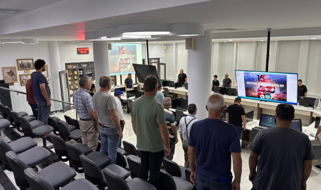 Bandırma Ticaret Borsası’nda düzenlenen programda, 15 Temmuz darbe girişiminin 10.