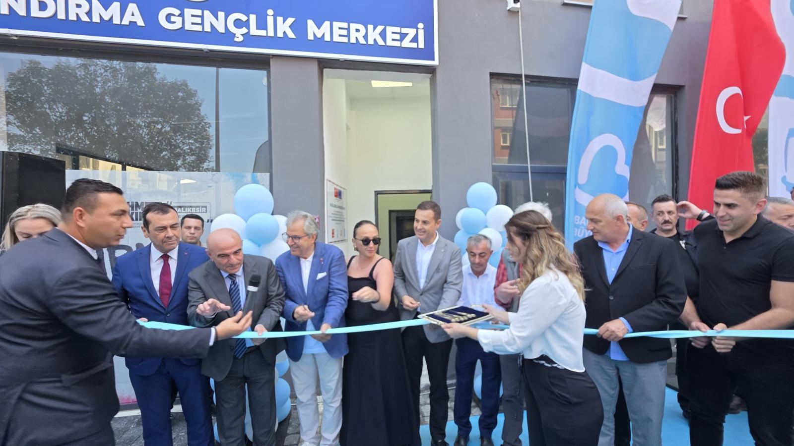 Bandırma Gençlik Merkezi'nde ücretsiz teknoloji eğitimleri ve etüt salonları sizi