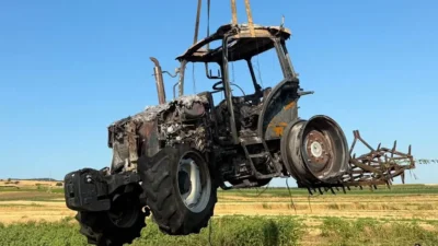 Gönen'de traktör yangını! Ekiplerin hızlı müdahalesiyle kontrol altına alındı. Detayları