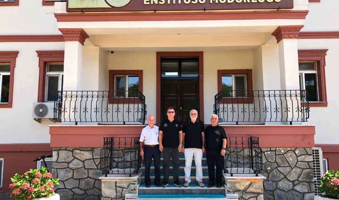 Bandırma Koyunculuk Enstitüsü'nde AK Parti heyeti ağırlandı. Ziyaretin detayları ve
