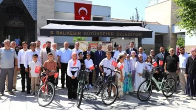 Gönen Diyanet Gençlik Koordinatörlüğü'nden 70 öğrenciye bisiklet! Kur'an kurslarını başarıyla