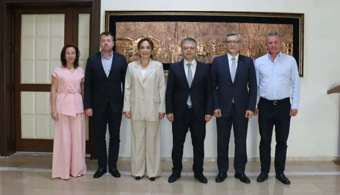 Bandırma Ticaret Odası, Kaymakam Öztürk'ü ziyaret etti. İlçenin ekonomik geleceği