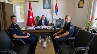 Bandırma Kaymakamı Recep Öztürk, Jandarma Komutanlığı'nı ziyaret etti. İlçedeki asayiş,