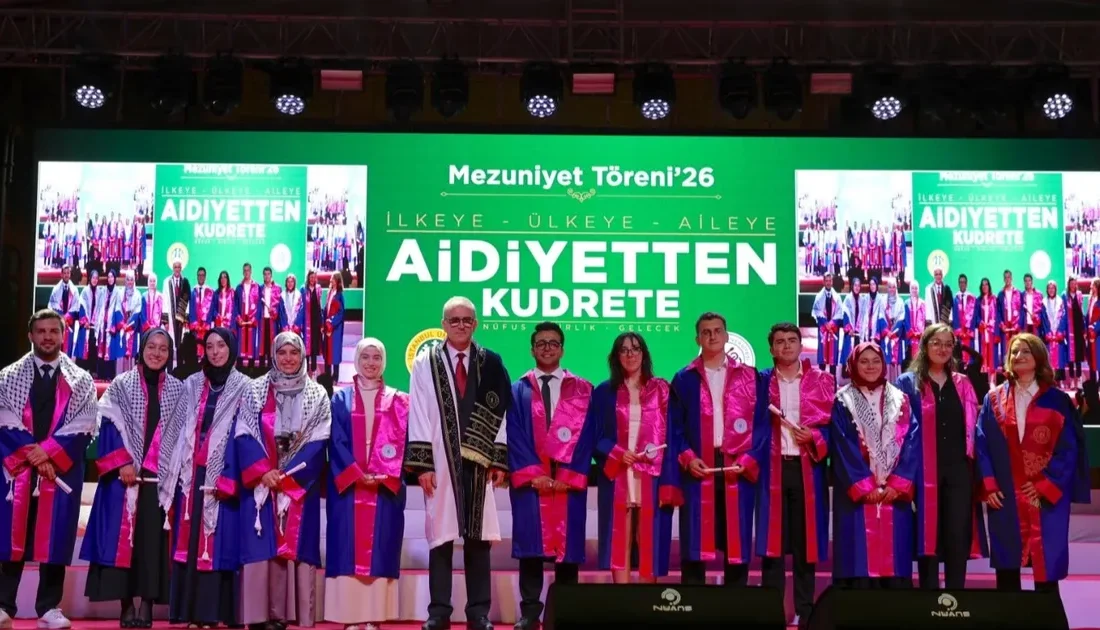 Bandırma Onyedi Eylül Tıp Fakültesi mezunları İstanbul'da diplomalarını aldı. Geleceğin