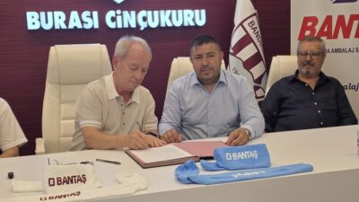 Bandırmaspor, 2026-2027 sezonu için Bantaş ile çorap sponsorluğu anlaşması imzaladı.