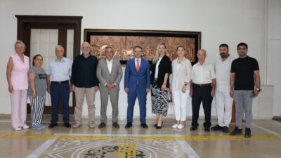 Bandırma Kaymakamı Recep Öztürk, AK Parti Bandırma yönetimini ağırladı. Detayları