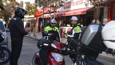 Bandırma Emniyet, yaya yollarında scooter ve bisiklet kullanımına karşı denetimleri