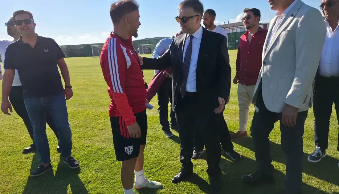Bandırmaspor'a yeni sezon öncesi moral ziyareti! Kaymakam Recep Öztürk, takımla