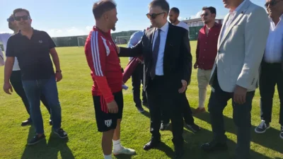 Bandırmaspor'a yeni sezon öncesi moral ziyareti! Kaymakam Recep Öztürk, takımla