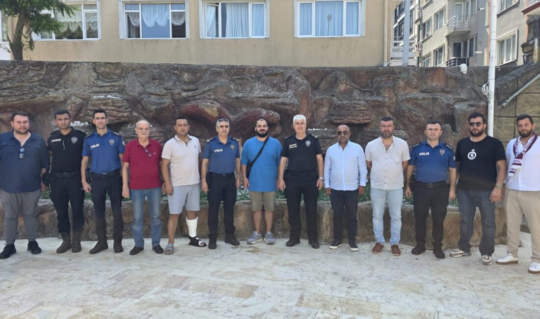 Bandırmaspor taraftar liderleri ve emniyet yetkilileri, yeni sezon öncesi kahvaltıda