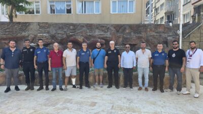 Bandırmaspor taraftar liderleri ve emniyet yetkilileri, yeni sezon öncesi kahvaltıda