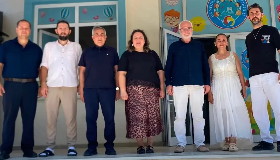Bandırma'da AK Parti İlçe Başkanı Karlahan, okul yöneticileriyle bir araya