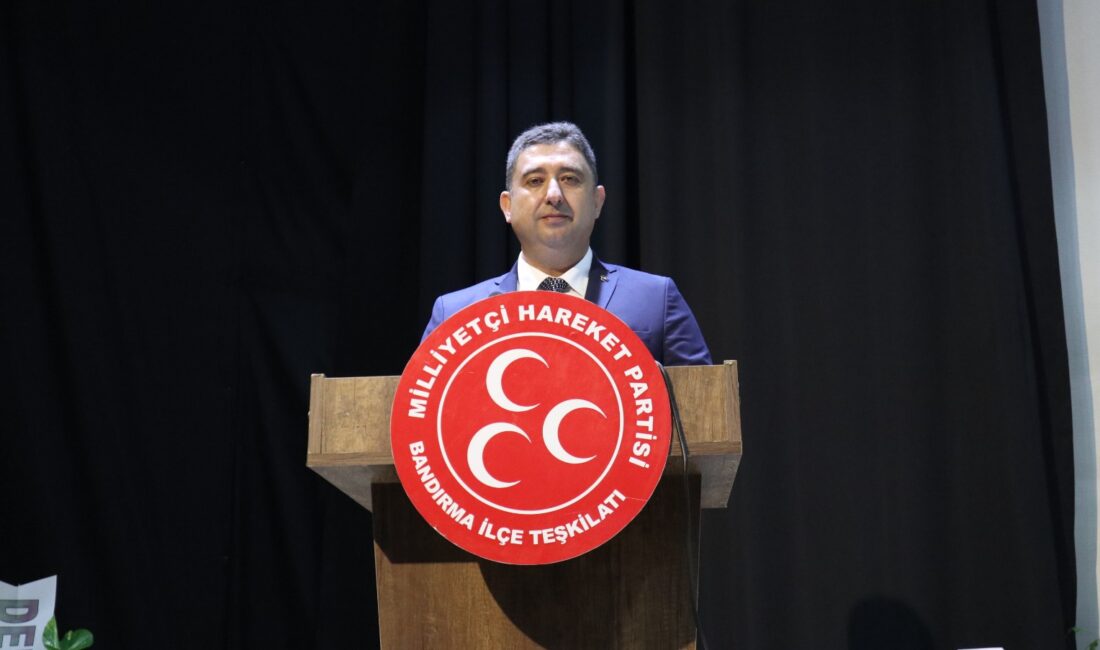 MHP Bandırma 15. Kongresi'nde liderlik değişimi. Bekir Bozkurt'un yerine Harun