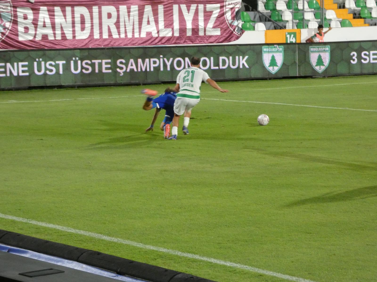 Bodrum'daki kritik maçta gol sesi çıkmadı! Bandırmaspor penaltı kaçırdı, puanlar
