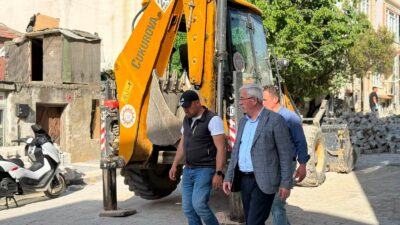 Erdek Belediyesi, ulaşımı güvenli ve konforlu hale getiriyor! Yol yapım