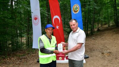 Kayın üretimi ve çam bakımı değerlendirildi. Bölge Müdürü Şen, çalışanları