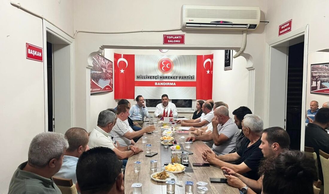 MHP Bandırma İlçe Başkanı Harun Algül liderliğindeki yönetim kurulu, aylık
