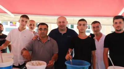 Ekşidere Mahallesi'nin geleneksel köy hayrında Başkan İbrahim Palaz, mahalle sakinleriyle