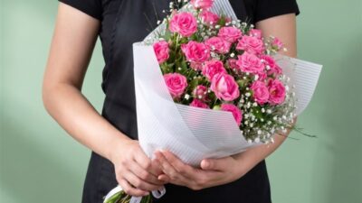 Çiçek siparişi Anneler Günü öncesinde verilirken akılda genellikle iki şey
