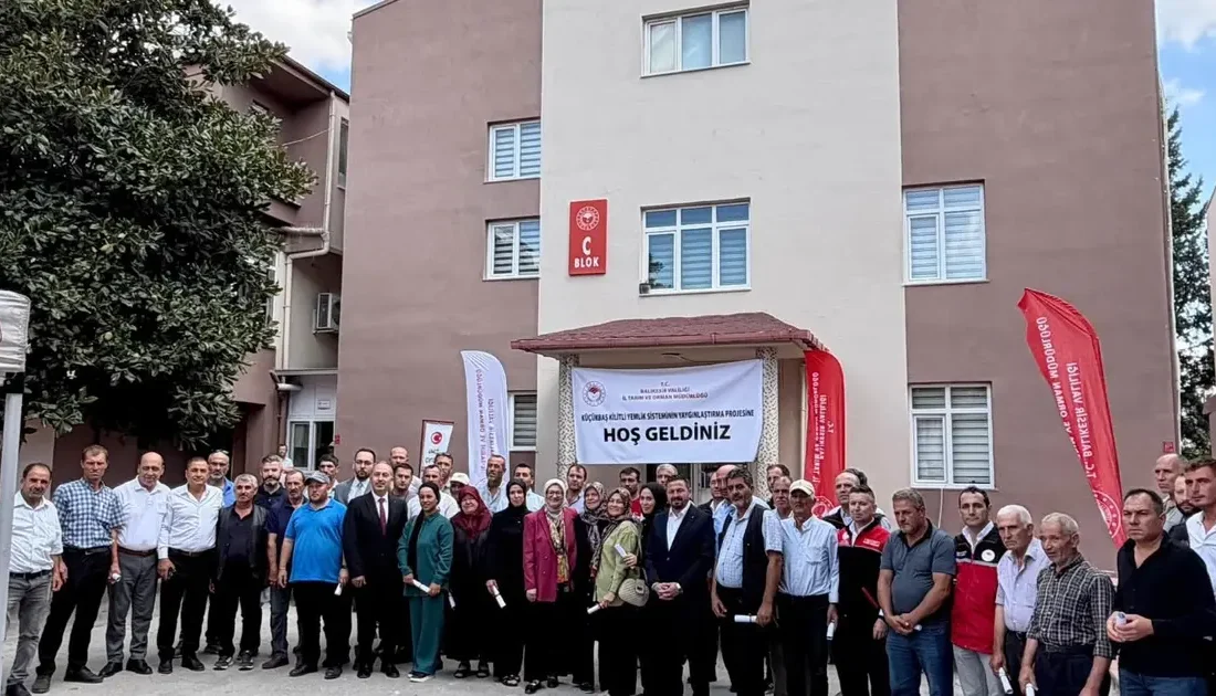 Balıkesir'de küçükbaş hayvancılıkta yem kayıplarını %70 hibe destekli kilitli yemliklerle
