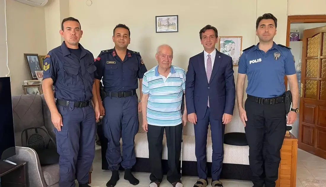 Marmara Kaymakamı Akpınar, ilçedeki Kıbrıs gazileriyle bir araya geldi. Gazilerimize