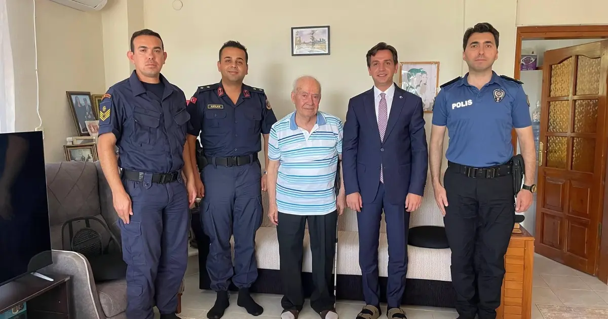 Marmara Kaymakamı Akpınar, ilçedeki Kıbrıs gazileriyle bir araya geldi. Gazilerimize