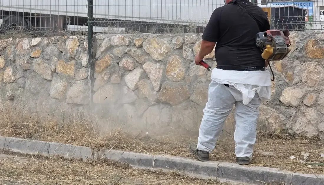 Bandırma Belediyesi, kurtuluş yıl dönümü hazırlıklarına hız verdi! Kaldırım ve