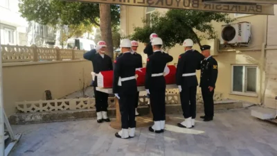 Gazi Mustafa Özdemir, Bandırma'da askeri törenle son yolculuğuna uğurlandı. Dersaadet