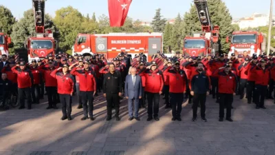 Balıkesir Belediye Başkanı Ahmet Akın, İtfaiye Haftası'nda teşkilata anlamlı bir