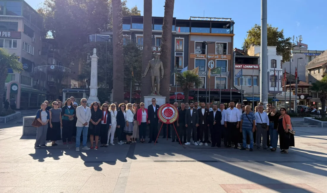CHP'nin 103. kuruluş yıl dönümü Bandırma'da coşkulu törenlerle kutlandı. Kutlama