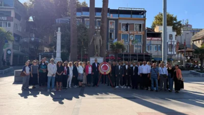 CHP'nin 103. kuruluş yıl dönümü Bandırma'da coşkulu törenlerle kutlandı. Kutlama