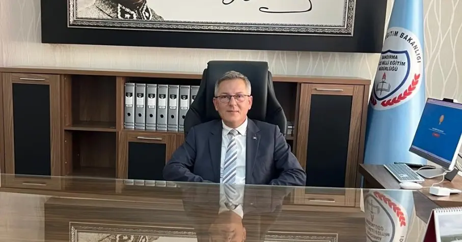 Bandırma İlçe Millî Eğitim'de görev değişimi! Ümit Gökdemir göreve başladı.