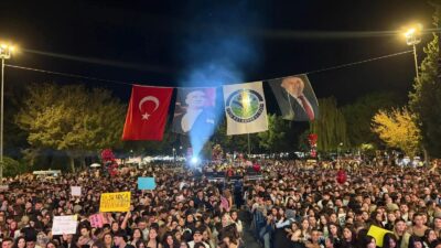 Gönen'de Cumhuriyet Bayramı coşkusu! Fener alayı ve Aslı Güngör konseriyle