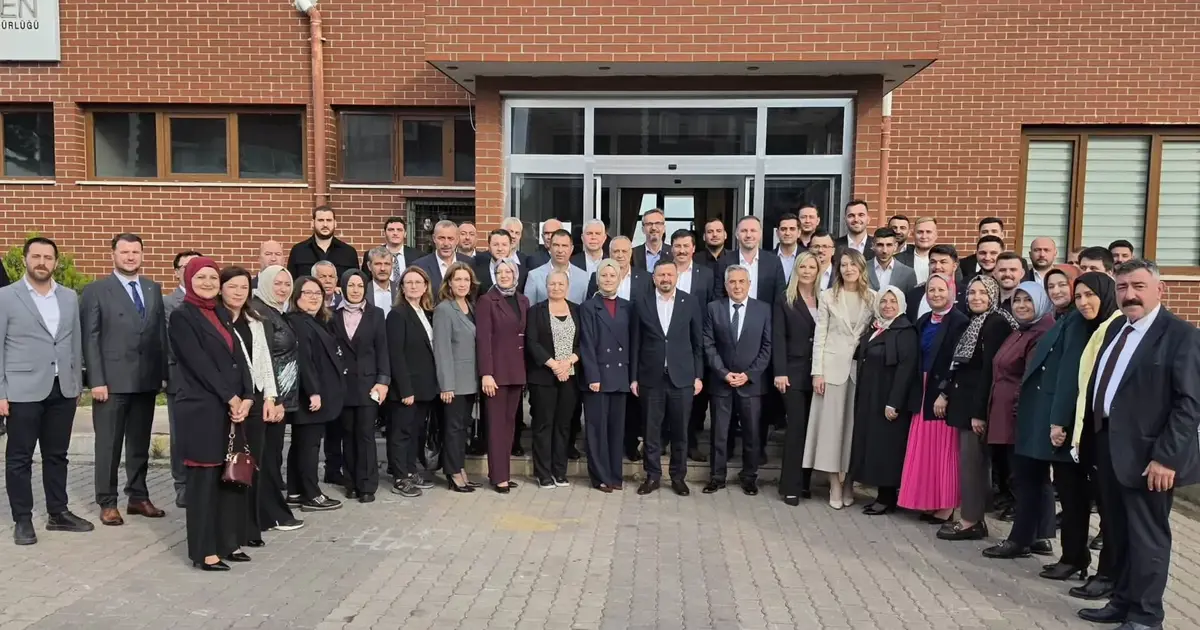 AK Parti Balıkesir İl Başkanı Mehmet Aydemir'in başkanlığında kritik bir
