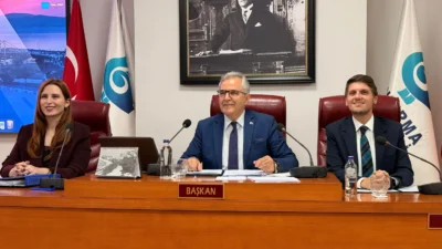 Bandırma Belediye Meclisi'nin ekim toplantısında 12 madde görüşüldü. 2027 bütçe