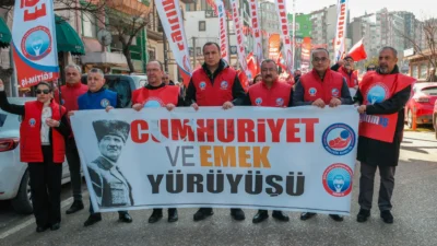 Bandırma Eğitim-İş, 5 Ekim Öğretmenler Günü'nde öğretmenlerin hakları için sesini