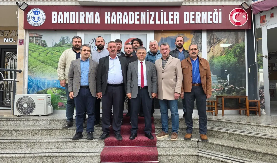 Bandırma Kaymakamı Recep Öztürk, kentteki Karadenizliler Derneği'ne anlamlı bir ziyarette